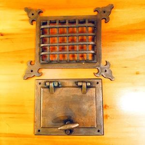 Van Dyke's Interior Privacy Door Speakeasy Grille And Grate (New in Box)
